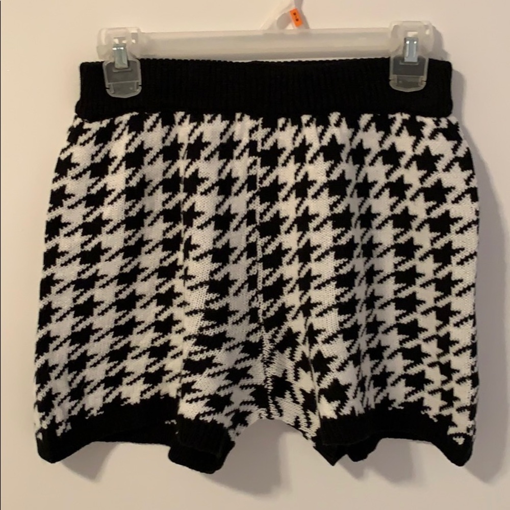 NWOT Fashion Nova Houndstooth Shorts